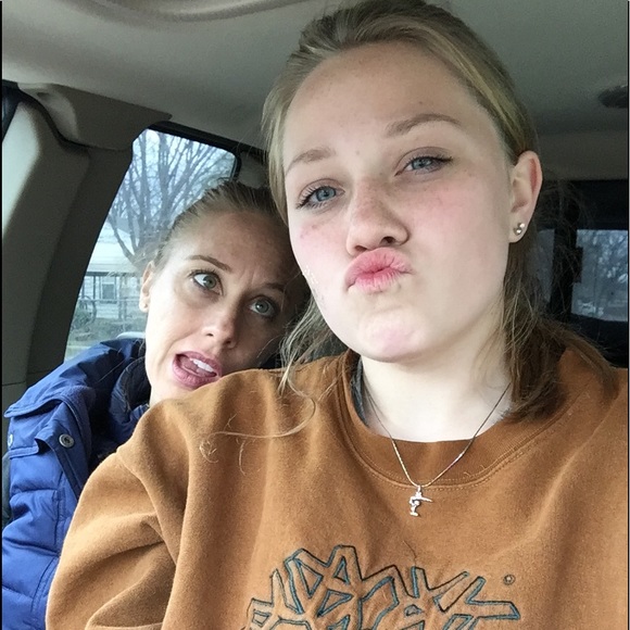 Meet your Posher, Cora - Picture 1 of 1